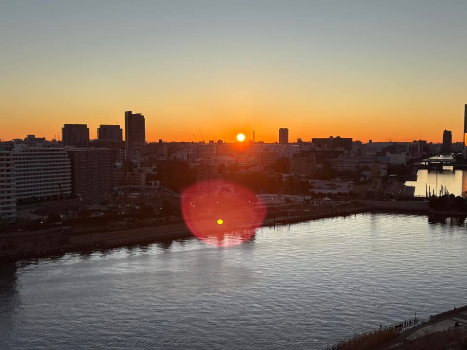 今朝も明るい朝陽気温0℃「皆んなと同じ」